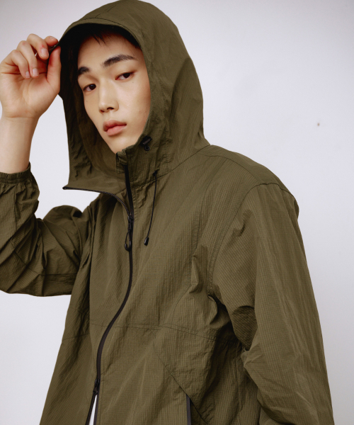 KALAPATTHAR(カラパタール)の「AIRY RIPSTOP NYLON TWO-WAY WIND BREAKER - KHAKI(ナイロンジャケット・メンズ・その他・MEDIUM/LARGE/X-LARGE)」の11枚目の写真