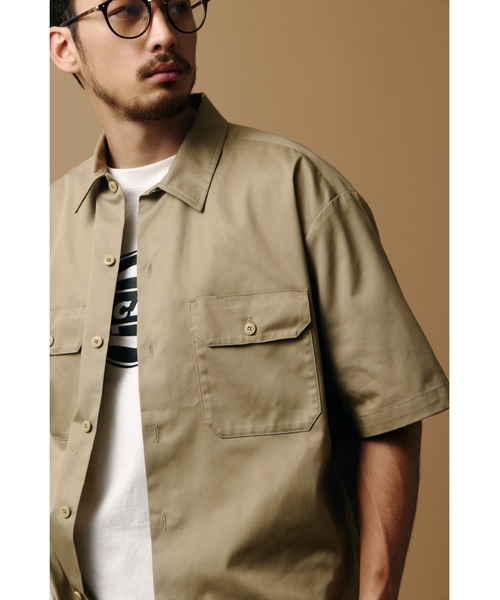 AZUL by moussy(アズールバイマウジー)の「【Dickies×AZUL】半袖ワークシャツ(シャツ/ブラウス・メンズ・ブラック/ベージュ・MEDIUM/LARGE/X-LARGE)」の1枚目の写真