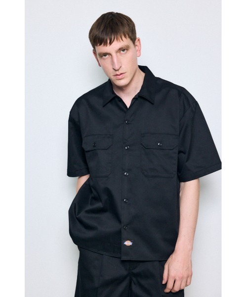 AZUL by moussy(アズールバイマウジー)の「【Dickies×AZUL】半袖ワークシャツ(シャツ/ブラウス・メンズ・ブラック/ベージュ・MEDIUM/LARGE/X-LARGE)」の4枚目の写真