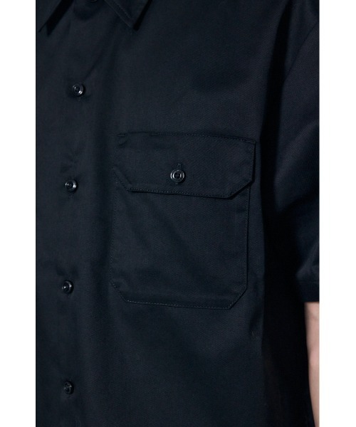 AZUL by moussy(アズールバイマウジー)の「【Dickies×AZUL】半袖ワークシャツ(シャツ/ブラウス・メンズ・ブラック/ベージュ・MEDIUM/LARGE/X-LARGE)」の11枚目の写真