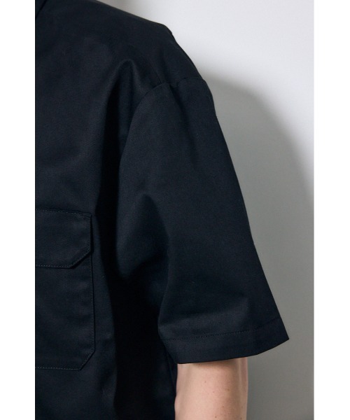 AZUL by moussy(アズールバイマウジー)の「【Dickies×AZUL】半袖ワークシャツ(シャツ/ブラウス・メンズ・ブラック/ベージュ・MEDIUM/LARGE/X-LARGE)」の12枚目の写真