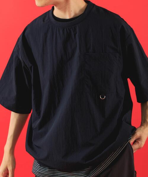 ITEMS URBANRESEARCH（アイテムズ アーバンリサーチ）の「『接触冷感/撥水/イージーケア/UVカット』タスランナイロンクルーネックドロストTシャツ（Tシャツ/カットソー・メンズ・ベージュ系その他/チャコールグレー/ブラック・MEDIUM/LARGE）」の4枚目の写真