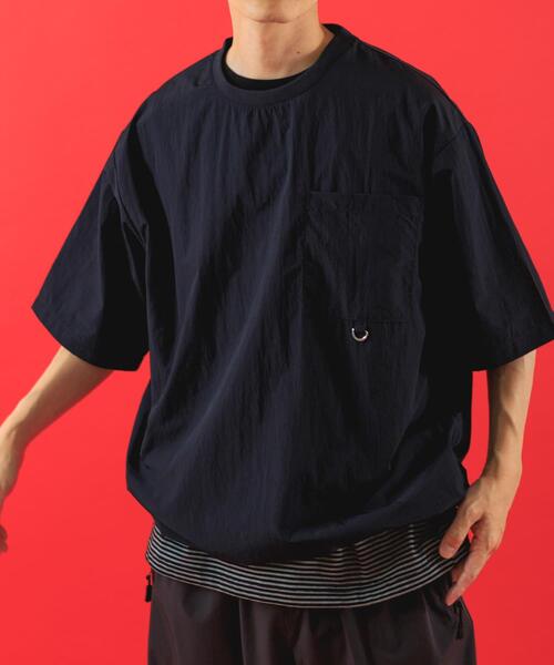 ITEMS URBANRESEARCH（アイテムズ アーバンリサーチ）の「『接触冷感/撥水/イージーケア/UVカット』タスランナイロンクルーネックドロストTシャツ（Tシャツ/カットソー・メンズ・ベージュ系その他/チャコールグレー/ブラック・MEDIUM/LARGE）」の5枚目の写真