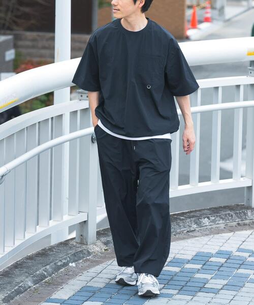 ITEMS URBANRESEARCH(アイテムズ アーバンリサーチ)の「『接触冷感/撥水/イージーケア/UVカット』タスランナイロンクルーネックドロストTシャツ(Tシャツ/カットソー・メンズ・ベージュ系その他/チャコールグレー/ブラック・MEDIUM/LARGE)」の16枚目の写真