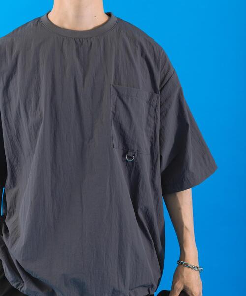 ITEMS URBANRESEARCH（アイテムズ アーバンリサーチ）の「『接触冷感/撥水/イージーケア/UVカット』タスランナイロンクルーネックドロストTシャツ（Tシャツ/カットソー・メンズ・ベージュ系その他/チャコールグレー/ブラック・MEDIUM/LARGE）」の22枚目の写真