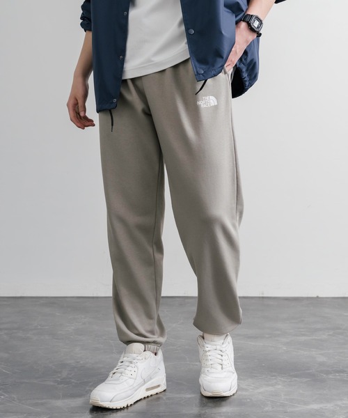 THE NORTH FACE（ザノースフェイス）の「THE NORTH FACE ザ・ノースフェイス M S SIMPLE DOME LIGHT REGULAR TAPERED JOGGER レギュラーフィットテーパードスウェットジョガーパンツ（スウェットパンツ・メンズ・ネイビー/ベージュ/ブラック・L/M/S/XL）」の2枚目の写真