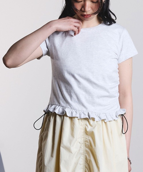 ROSE BUD(ローズバッド)の「FRILL HEM TOP(Tシャツ/カットソー・レディース・ライトグレー/ブラック/ピンク・ONE SIZE)」の1枚目の写真