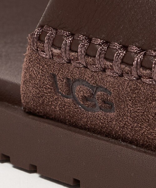 UGG(アグ)の「<UGG>シーサイド 2 スライド サンダル(サンダル・メンズ・ブラック/ダークブラウン・9/10/8)」の14枚目の写真