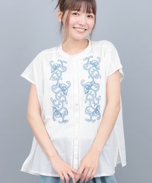 コード刺繍ブラウス