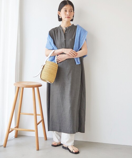 SHIPS(シップス)の「【実力派ベーシック】〈接触冷感/UVカット/吸水速乾/洗濯機可能〉SUUSUU タック スリーブ ワンピース(ワンピース・レディース・ブラウン/ダークグレー・ONE SIZE)」の6枚目の写真