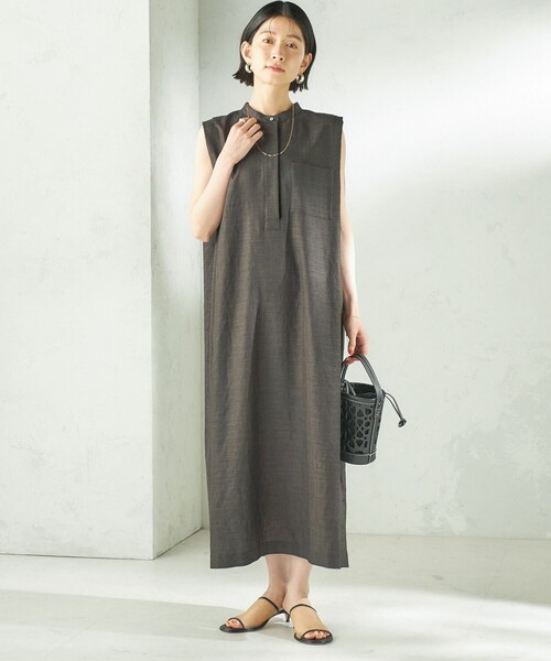 SHIPS(シップス)の「【実力派ベーシック】〈接触冷感/UVカット/吸水速乾/洗濯機可能〉SUUSUU タック スリーブ ワンピース(ワンピース・レディース・ブラウン/ダークグレー・ONE SIZE)」の7枚目の写真