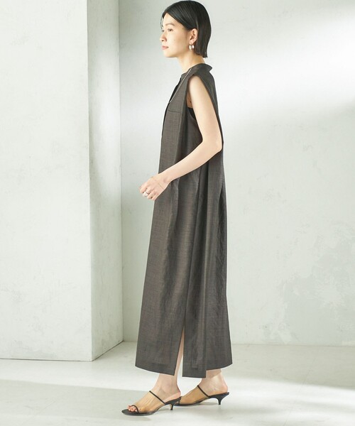 SHIPS(シップス)の「【実力派ベーシック】〈接触冷感/UVカット/吸水速乾/洗濯機可能〉SUUSUU タック スリーブ ワンピース(ワンピース・レディース・ブラウン/ダークグレー・ONE SIZE)」の9枚目の写真
