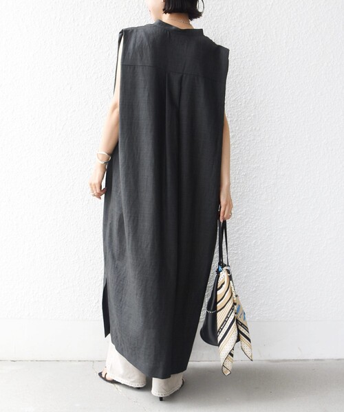 SHIPS(シップス)の「【実力派ベーシック】〈接触冷感/UVカット/吸水速乾/洗濯機可能〉SUUSUU タック スリーブ ワンピース(ワンピース・レディース・ブラウン/ダークグレー・ONE SIZE)」の12枚目の写真