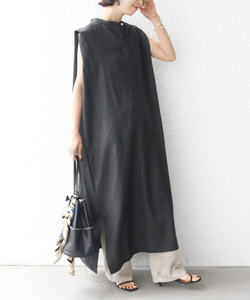 SHIPS(シップス)の「【実力派ベーシック】〈接触冷感/UVカット/吸水速乾/洗濯機可能〉SUUSUU タック スリーブ ワンピース(ワンピース・レディース・ブラウン/ダークグレー・ONE SIZE)」の13枚目の写真