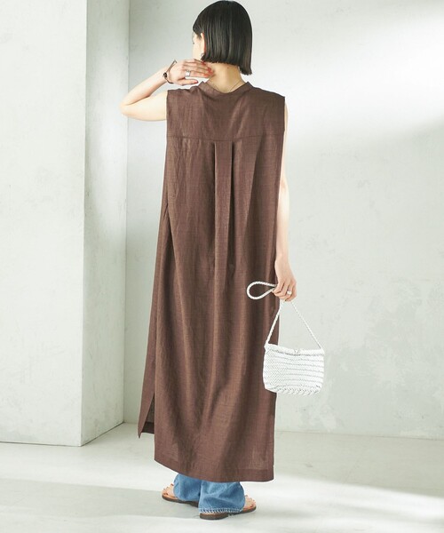 SHIPS(シップス)の「【実力派ベーシック】〈接触冷感/UVカット/吸水速乾/洗濯機可能〉SUUSUU タック スリーブ ワンピース(ワンピース・レディース・ブラウン/ダークグレー・ONE SIZE)」の19枚目の写真