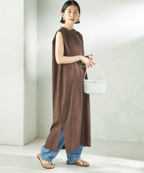 SHIPS(シップス)の「【実力派ベーシック】〈接触冷感/UVカット/吸水速乾/洗濯機可能〉SUUSUU タック スリーブ ワンピース(ワンピース・レディース・ブラウン/ダークグレー・ONE SIZE)」の20枚目の写真