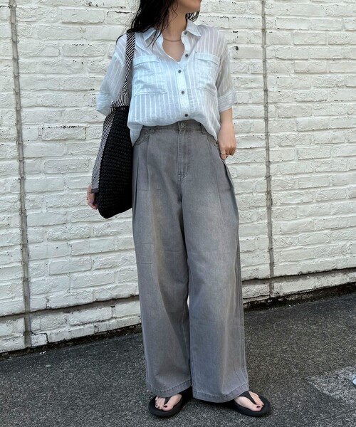 fredy emue（フレディエミュ）の「ライトオンスタックデニムパンツ（デニムパンツ・レディース・ライトグレー/サックスブルー・36/38）」の12枚目の写真