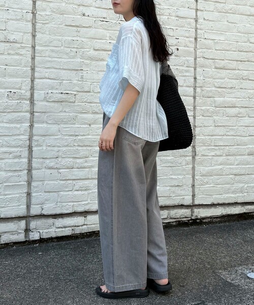 fredy emue（フレディエミュ）の「ライトオンスタックデニムパンツ（デニムパンツ・レディース・ライトグレー/サックスブルー・36/38）」の13枚目の写真