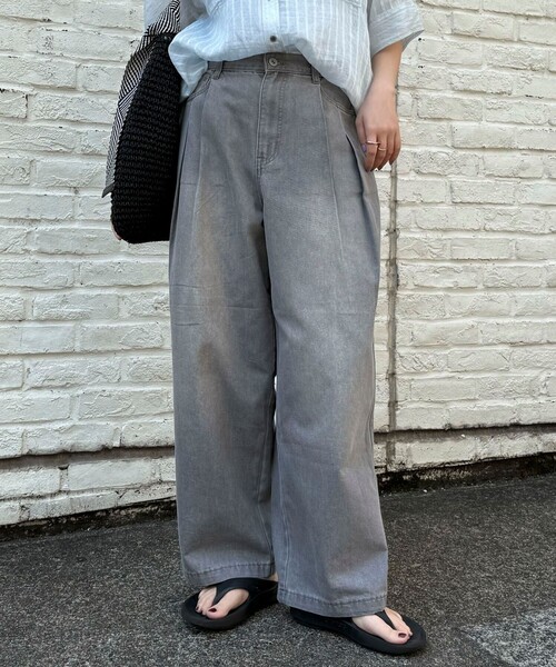fredy emue（フレディエミュ）の「ライトオンスタックデニムパンツ（デニムパンツ・レディース・ライトグレー/サックスブルー・36/38）」の21枚目の写真