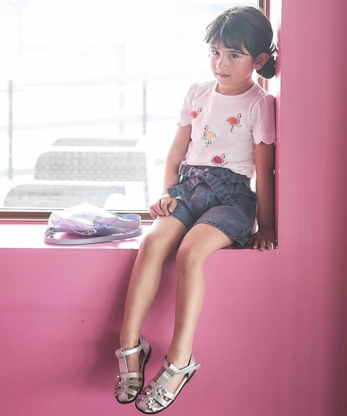 BeBe（ベベ）の「フラミンゴモチーフスカラップ袖Tシャツ(80~150cm)（Tシャツ/カットソー・キッズ・ブルー/ホワイト・130cm/120cm/140cm/150cm/110cm）」の4枚目の写真