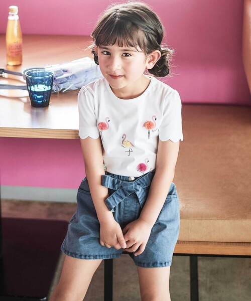 BeBe（ベベ）の「フラミンゴモチーフスカラップ袖Tシャツ(80~150cm)（Tシャツ/カットソー・キッズ・ブルー/ホワイト・130cm/120cm/140cm/150cm/110cm）」の5枚目の写真