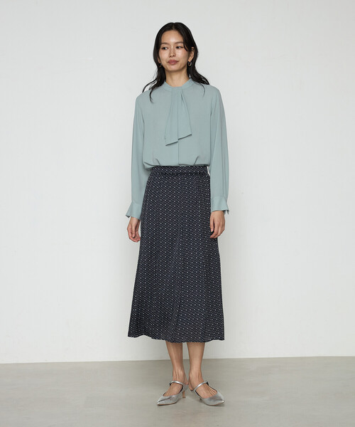 COMME CA(コムサ)の「〔 TALLサイズ 〕 サテンワッシャーダイヤ小紋柄 スカート(スカート・レディース・グレー・15号)」の12枚目の写真