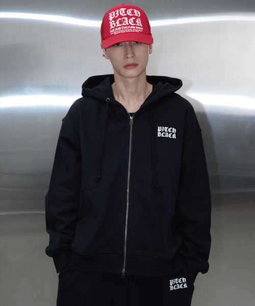 PITCHBLACK(ピッチブラック)の「LOGO PRINTING HOOD ZIP UP (BLACK)(パーカー・メンズ・その他・MEDIUM/LARGE/X-LARGE)」の2枚目の写真