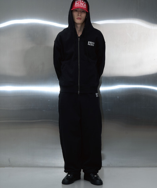 PITCHBLACK(ピッチブラック)の「LOGO PRINTING HOOD ZIP UP (BLACK)(パーカー・メンズ・その他・MEDIUM/LARGE/X-LARGE)」の3枚目の写真
