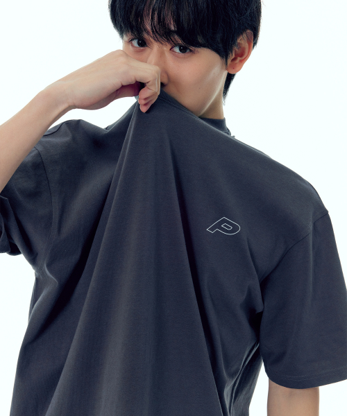 PLAC(プラック)の「ロゴオーバー半袖Tシャツ2カラー(Tシャツ/カットソー・メンズ・チャコール/カーキ・MEDIUM/LARGE)」の4枚目の写真