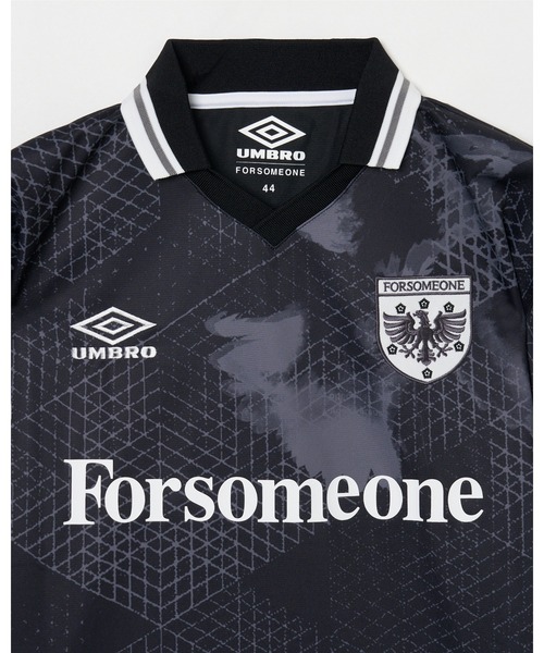 FORSOMEONE(フォーサムワン)の「FORSOMEONE UMBRO FC SHIRT(その他トップス・メンズ・ブラック/レッド・50/44/48/46)」の5枚目の写真