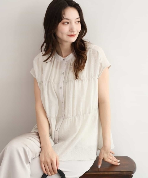 MK MICHEL KLEIN（エムケーミッシェルクラン）の「[洗える]シャーリングデザインストレッチブラウス（シャツ/ブラウス・レディース・アイボリー/ライトグリーン/ネイビー・38）」の2枚目の写真