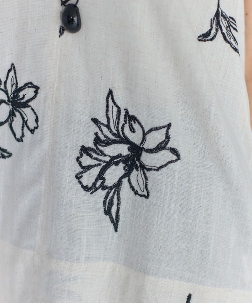 leimn（レイムン）の「フラワー刺繍Vネックトップス（シャツ/ブラウス・レディース・ホワイト/アイボリー・FREE）」の8枚目の写真