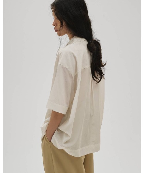 TODAYFUL（トゥデイフル）の「Silky Halfsleeve Shirts 12610426（シャツ/ブラウス・レディース・ブラウン/ホワイト/ブラック・FREE）」の8枚目の写真