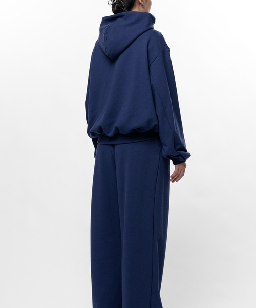 In・stru(men-tal).(インストルメンタル)の「French Terry Cropped Zip Up Hoodie(パーカー・メンズ・ブラック/ライトグレー/ダークグレー・40/38/36)」の4枚目の写真