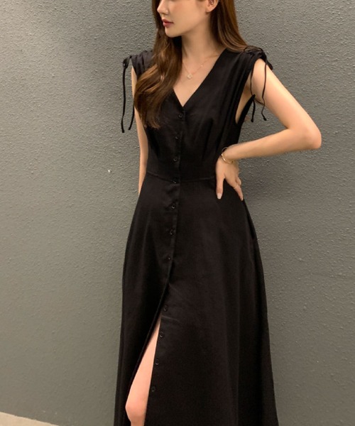 2ly2(トゥーリートゥー)の「肩リボンが可愛い♪Vネックフレンチスリーブロングワンピース(ワンピース・レディース・ベージュ/ブラック/ホワイト・FREE)」の1枚目の写真