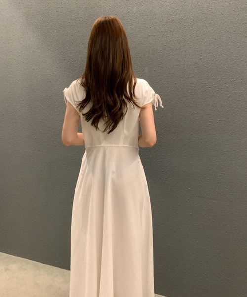 2ly2(トゥーリートゥー)の「肩リボンが可愛い♪Vネックフレンチスリーブロングワンピース(ワンピース・レディース・ベージュ/ブラック/ホワイト・FREE)」の10枚目の写真