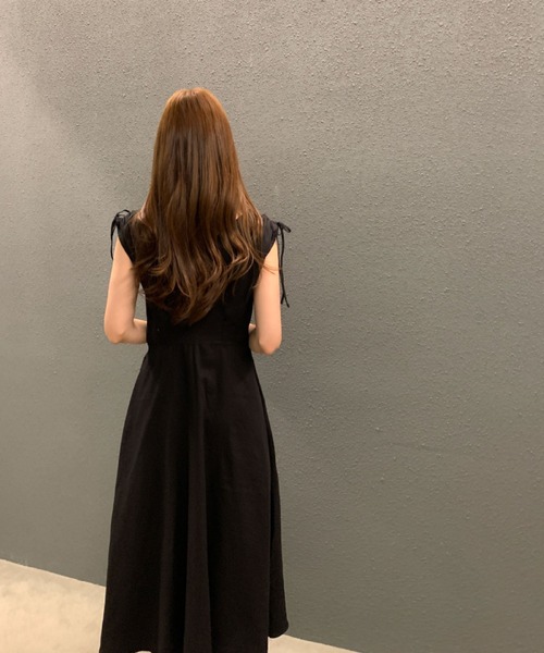 2ly2(トゥーリートゥー)の「肩リボンが可愛い♪Vネックフレンチスリーブロングワンピース(ワンピース・レディース・ベージュ/ブラック/ホワイト・FREE)」の21枚目の写真