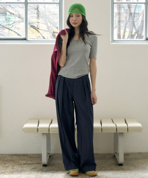 MORVE13(モルブ13)の「クリスプピンタックワイドスラックス(ネイビー)(スラックス・レディース・ネイビー/ベージュ・SMALL/MEDIUM/LARGE)」の3枚目の写真