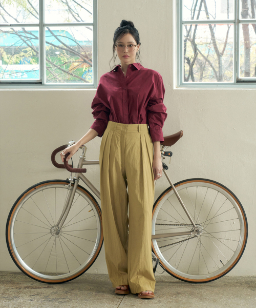 MORVE13(モルブ13)の「クリスプピンタックワイドスラックス(ネイビー)(スラックス・レディース・ネイビー/ベージュ・SMALL/MEDIUM/LARGE)」の4枚目の写真