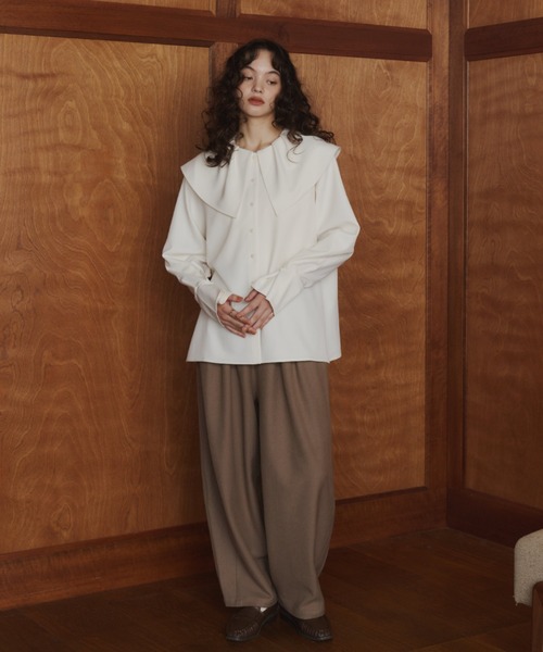 OLUN(オルン)の「2way Big Collar Blouse/2wayビックカラーブラウス(シャツ/ブラウス・レディース・ブラウン/オフホワイト・FREE)」の20枚目の写真