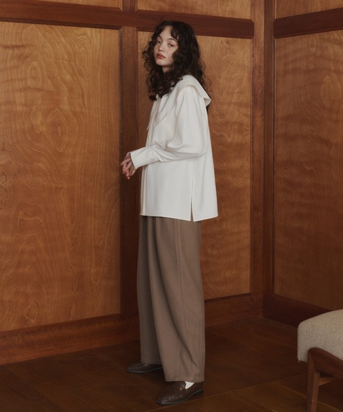 OLUN(オルン)の「2way Big Collar Blouse/2wayビックカラーブラウス(シャツ/ブラウス・レディース・ブラウン/オフホワイト・FREE)」の22枚目の写真