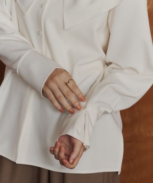 OLUN(オルン)の「2way Big Collar Blouse/2wayビックカラーブラウス(シャツ/ブラウス・レディース・ブラウン/オフホワイト・FREE)」の18枚目の写真