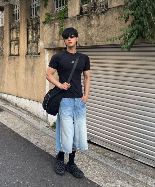 P.IN.O（ピインオ）の「カットオフバミューダデニムパンツ - ライトブルー（その他パンツ・メンズ・その他・SMALL/MEDIUM/LARGE/X-LARGE）」の8枚目の写真