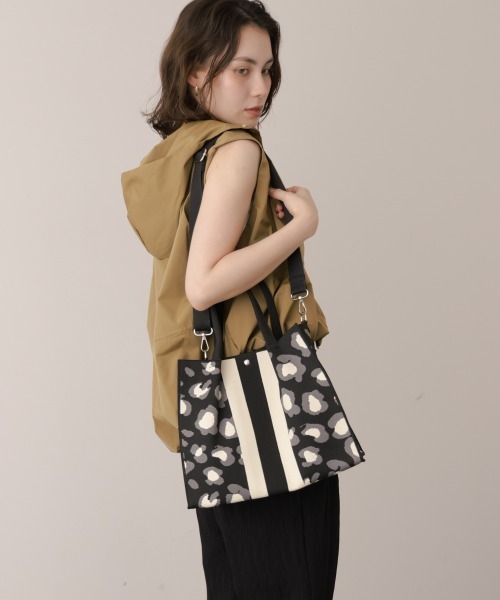 Bou Jeloud(ブージュルード)の「ヒョウ柄ニットトート(トートバッグ・レディース・オフホワイト/ブラック・ONESIZE)」の20枚目の写真