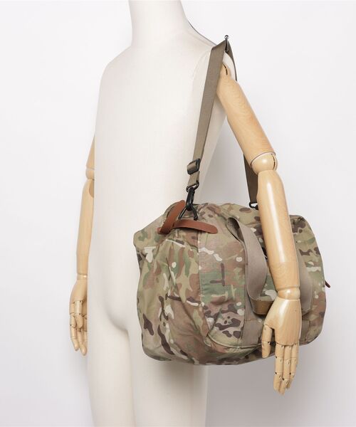 GREGORY（グレゴリー）の「クラシックダッフルXS CLASSIC DUFFEL XS マルチカム（ボストンバッグ・メンズ・カモフラージュ・-）」の2枚目の写真