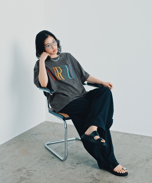LEPSIM(レプシィム)の「カラー杢ロゴBIGT 1044463(Tシャツ/カットソー・レディース・チャコールグレー/オフホワイト/ブルー/キャメル・FREE)」の17枚目の写真