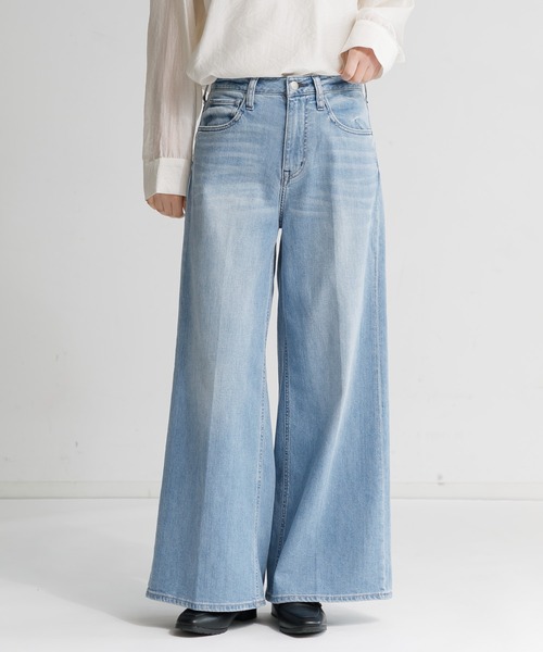 DRIP STUDIO(ドリップスタジオ)の「Wild Ginger(デニムパンツ・レディース・ライトブルー・23)」の1枚目の写真