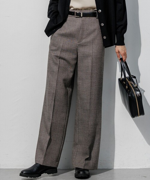 23区 L(ニジュウサンクオオキイサイズ)の「BALLIクラシックウールクロス ワイドパンツ(その他パンツ・レディース・ダークブラウン系3/ライトグレー系3・44/46/48/50)」の2枚目の写真