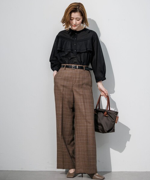 23区 L(ニジュウサンクオオキイサイズ)の「BALLIクラシックウールクロス ワイドパンツ(その他パンツ・レディース・ダークブラウン系3/ライトグレー系3・44/46/48/50)」の9枚目の写真