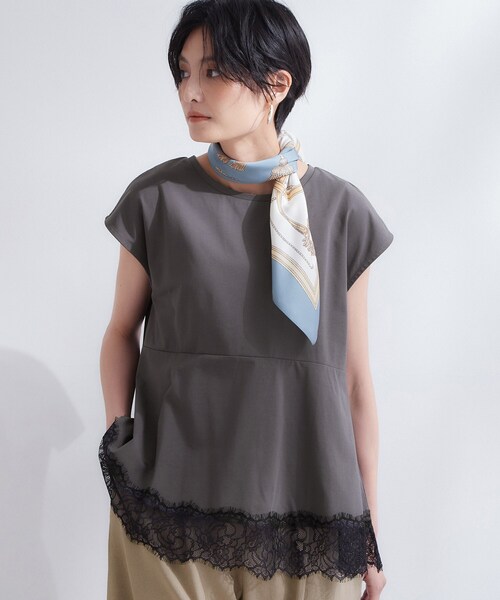 OPAQUE.CLIP（オペークドットクリップ）の「裾レースペプラムカットソー【洗濯機OK】（Tシャツ/カットソー・レディース・ライトブルー/チャコールグレー/ホワイト・42/38/40）」の2枚目の写真